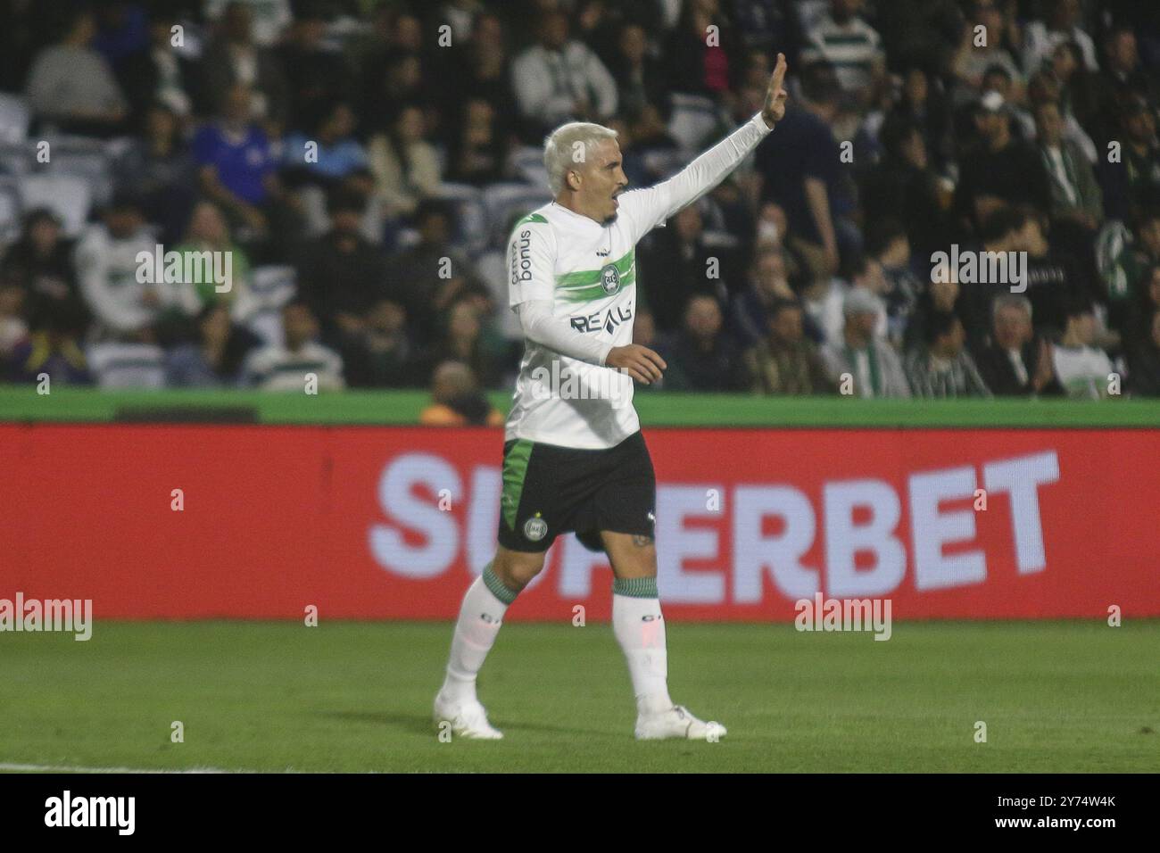 Curitiba, Brésil. 27 septembre 2024. PR - CURITIBA - 09/27/2024 - B BRÉSILIEN 2024, CORITIBA x GOIAS - Josue, joueur de Coritiba lors du match contre Goias au stade Couto Pereira pour le championnat brésilien B 2024. Photo : Gabriel Machado/AGIF crédit : AGIF/Alamy Live News Banque D'Images