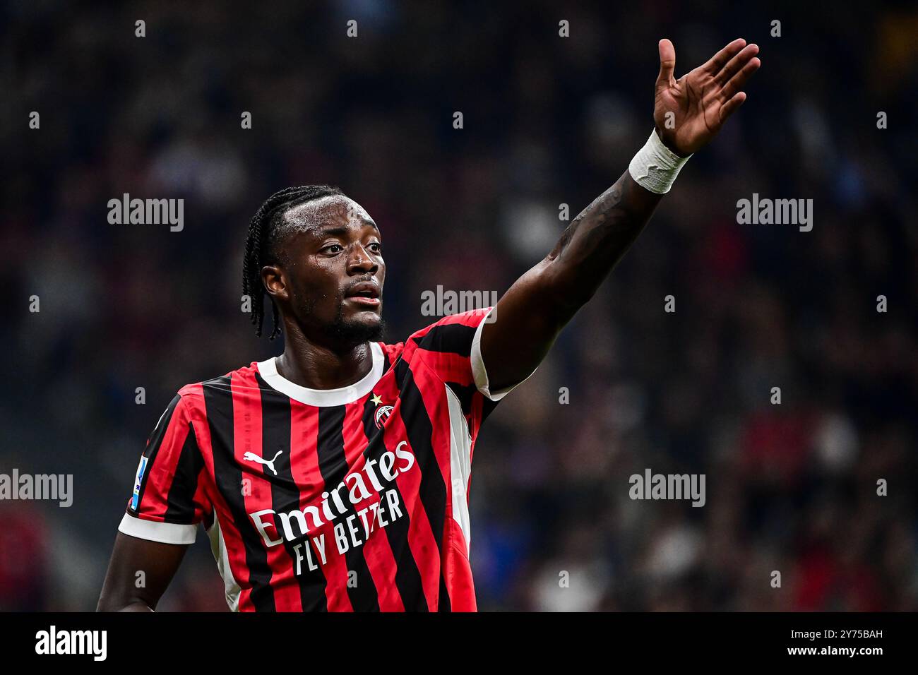 Tammy Abraham, l'attaquante américaine #90 d'AC Milan, réagit lors du match de football italien Serie A entre AC Milan et Lecce au stade San Siro de Milan, Italie, le 27 septembre 2024 crédit : Piero Cruciatti/Alamy Live News Banque D'Images