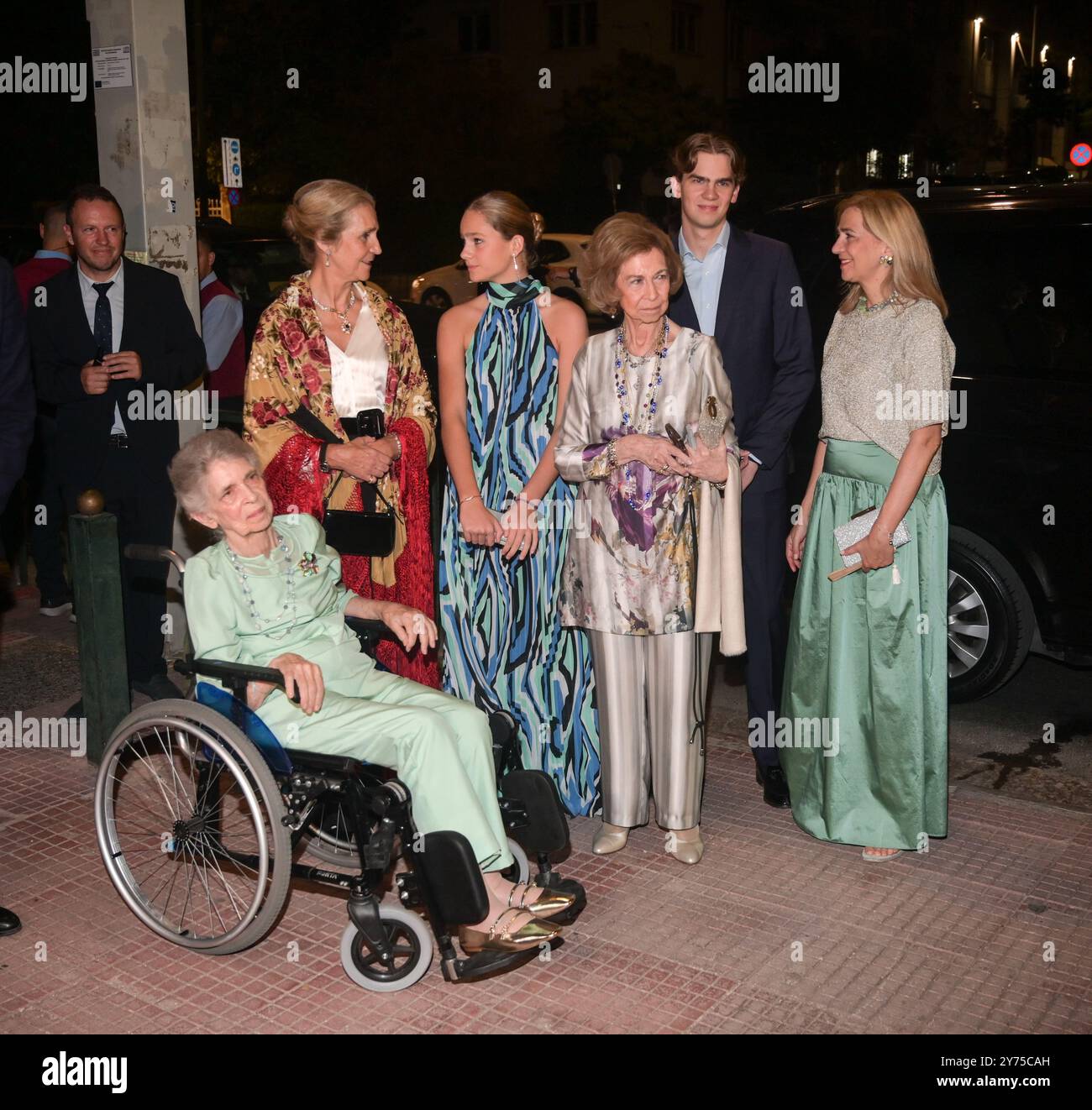 Athènes, Grèce. 27 septembre 2024. L'ancienne reine Sofia d'Espagne, sa petite-fille Léonor, la princesse des Asturies, la princesse Irène de Grèce en fauteuil roulant et les invités assistent au dîner pré-mariage de la princesse Théodora de Grèce à Matthew Kumar au Musée byzantin et chrétien. Crédit : Dimitris Aspiotis/Alamy Live News Banque D'Images