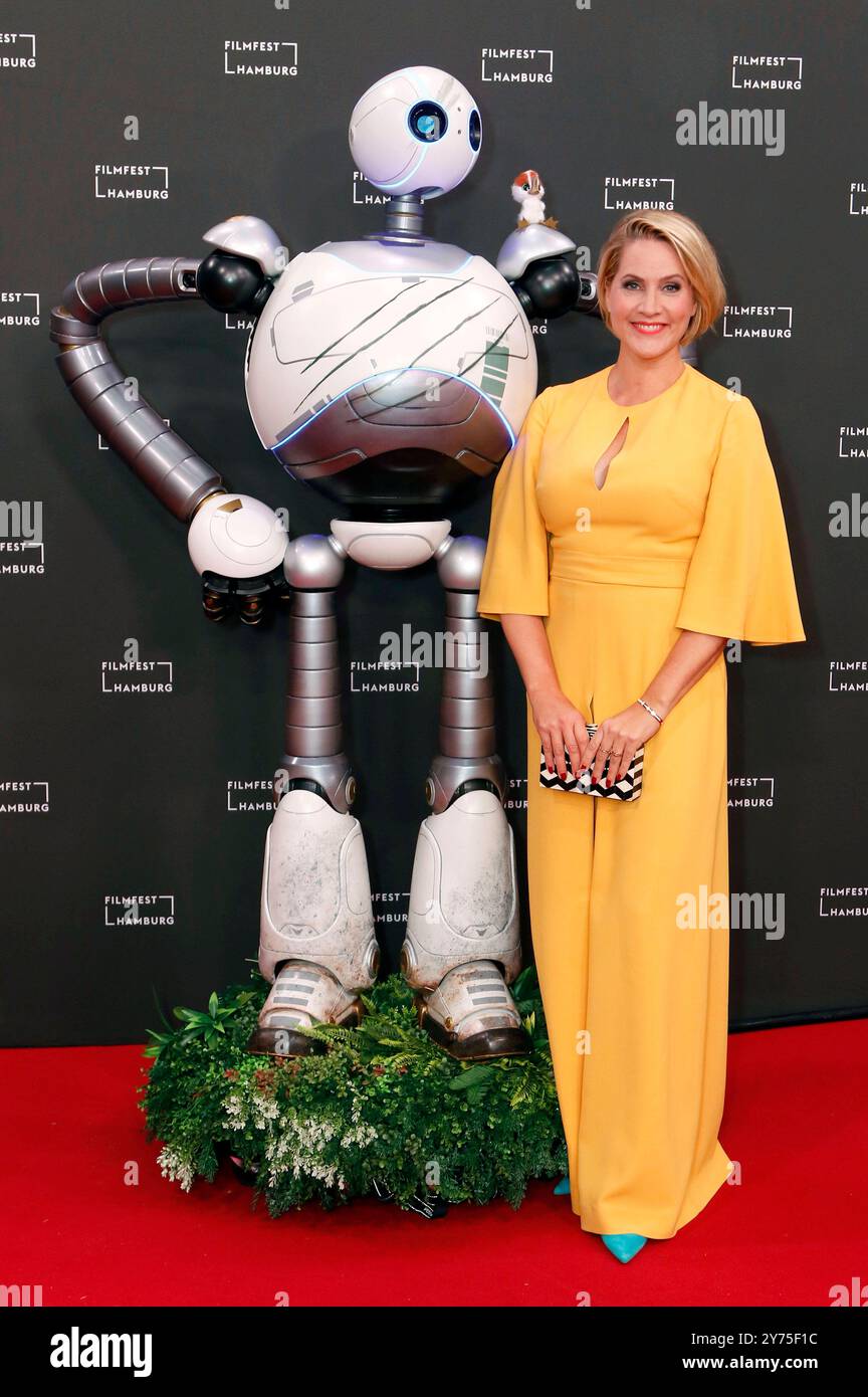 Rozzum 7134 und Judith Rakers BEI der Premiere des Animationsfilms Der wilde Roboter / The Wild robot auf dem 32. Filmfest Hamburg 2024 im Cinemaxx Dammtor. Hambourg, 27.09.2024 *** Rozzum 7134 et Judith Rakers à l'avant-première du film d'animation The Wild robot au Filmfest 32 de Hambourg 2024 au Cinemaxx Dammtor Hamburg, 27 09 2024 Foto:XC.xTamckex/xFuturexImagex Roboter 4913 Banque D'Images