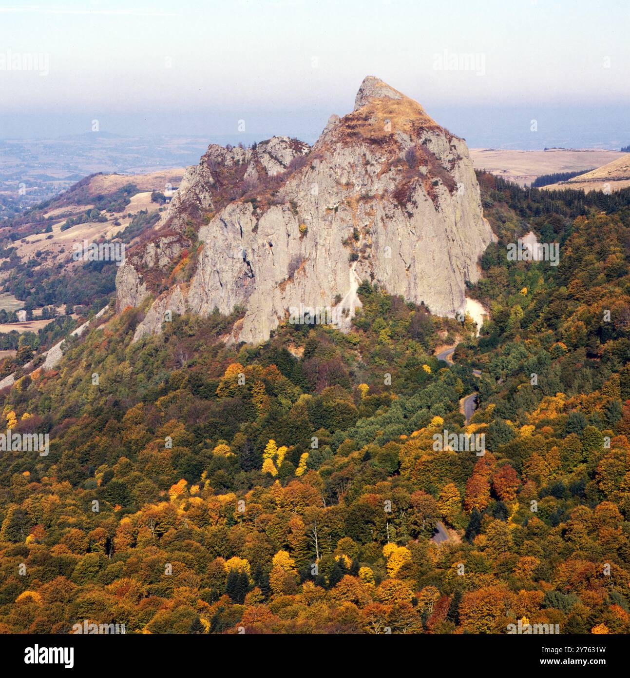 Basaltformationen in der Gegend um Orcival im Department Puy de Dome in der Region Auvergne, Frankreich um 1985. Banque D'Images