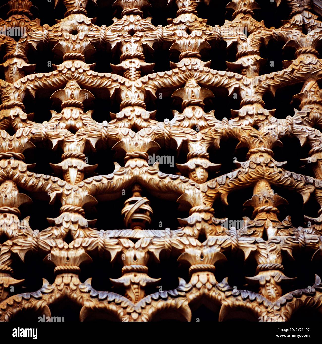Detail einer Fensteröffnung im Kreuzgang im Kloster in Batalha in der Region Centro, Portugal um 1981. Banque D'Images