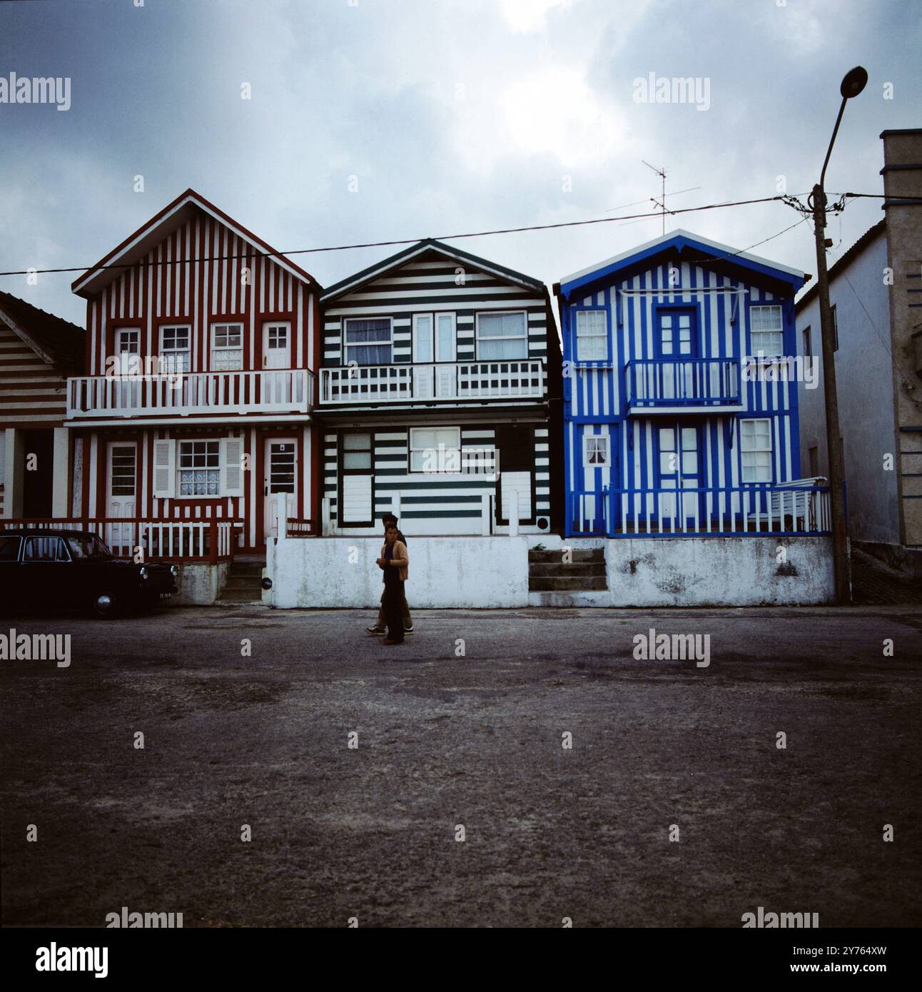 Strandhäuser in der Stadt Aveiro in der Region Centro, Portugal UM 1981. Banque D'Images