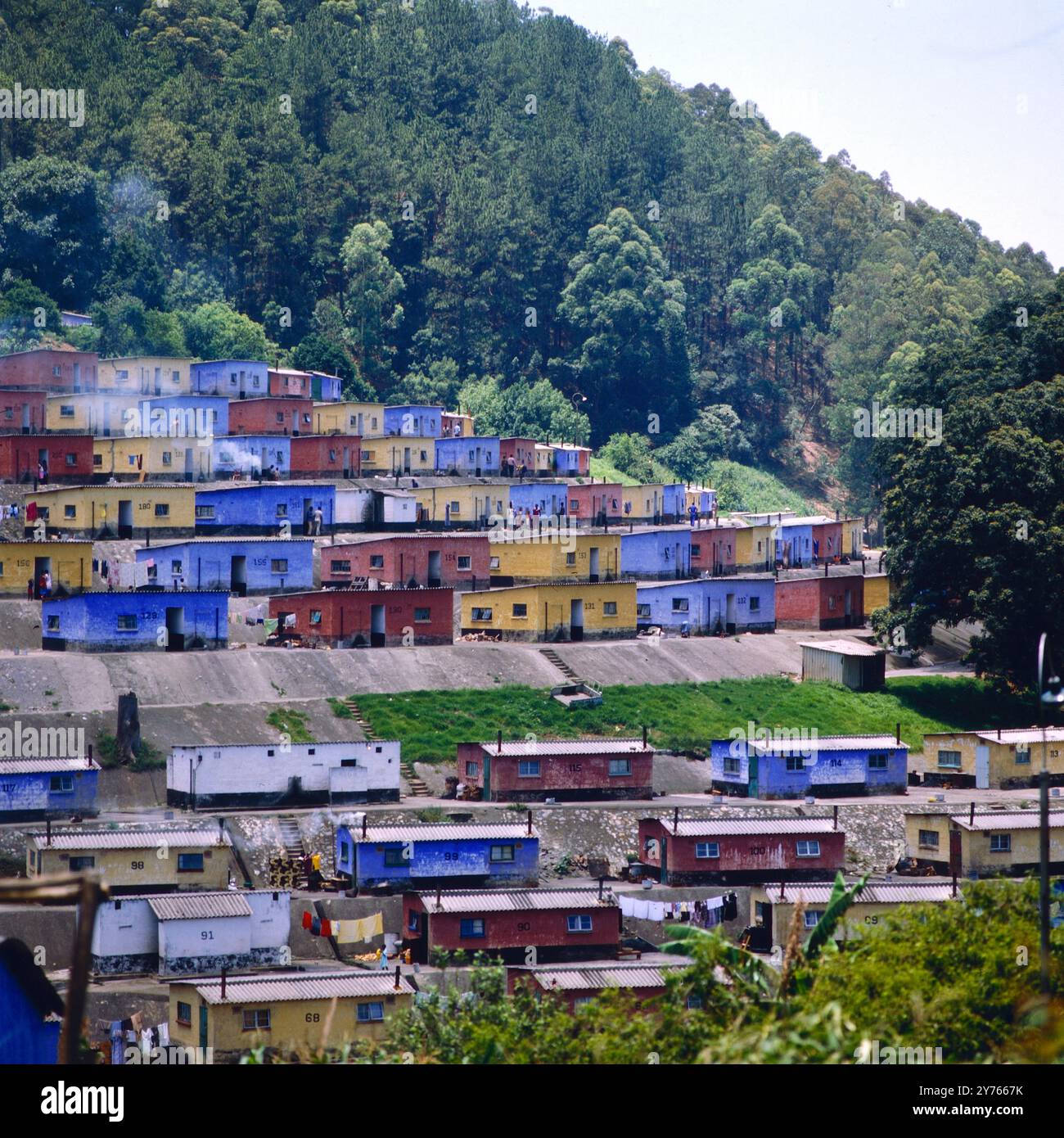 Wohnsiedlung für Arbeiter in Eswatini (möglicherweise BEI Matsapha), Eswatini (bis 2018 Swaziland) um 1984. Banque D'Images