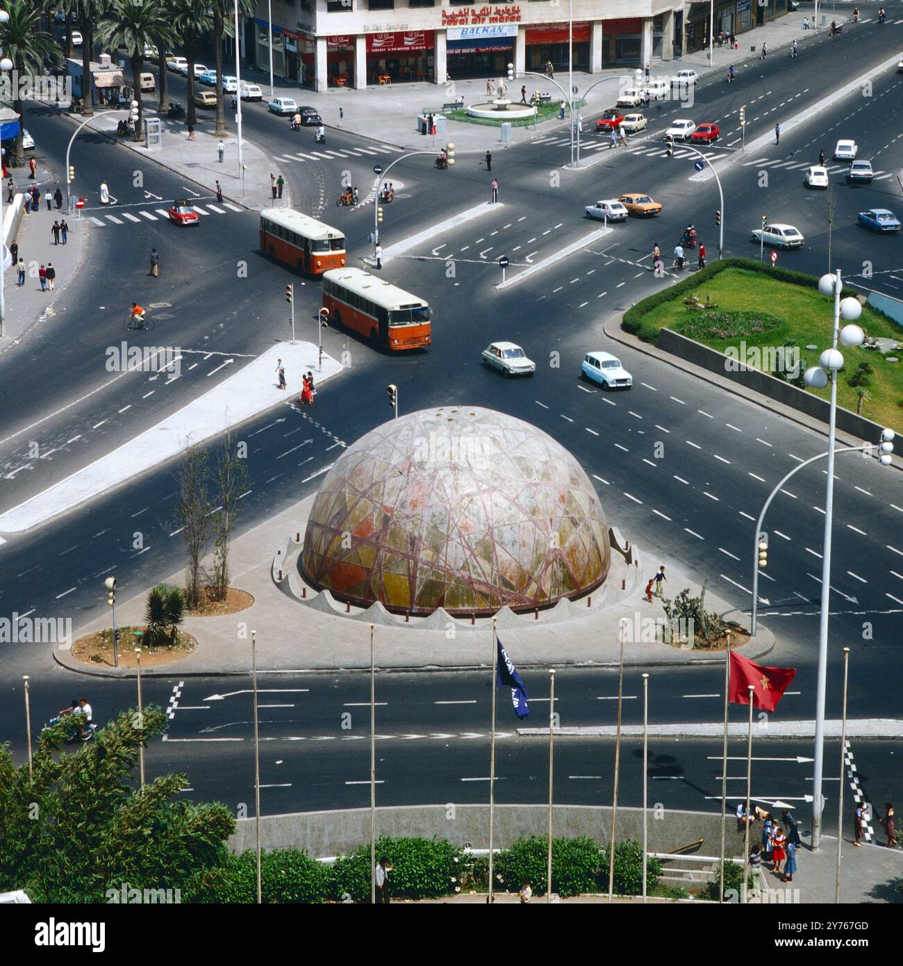 Die Zevaco-Kuppel (Coupole Zevaco) Unweit des United Nations Squares in Casablanca, Marokko um 1985. Banque D'Images