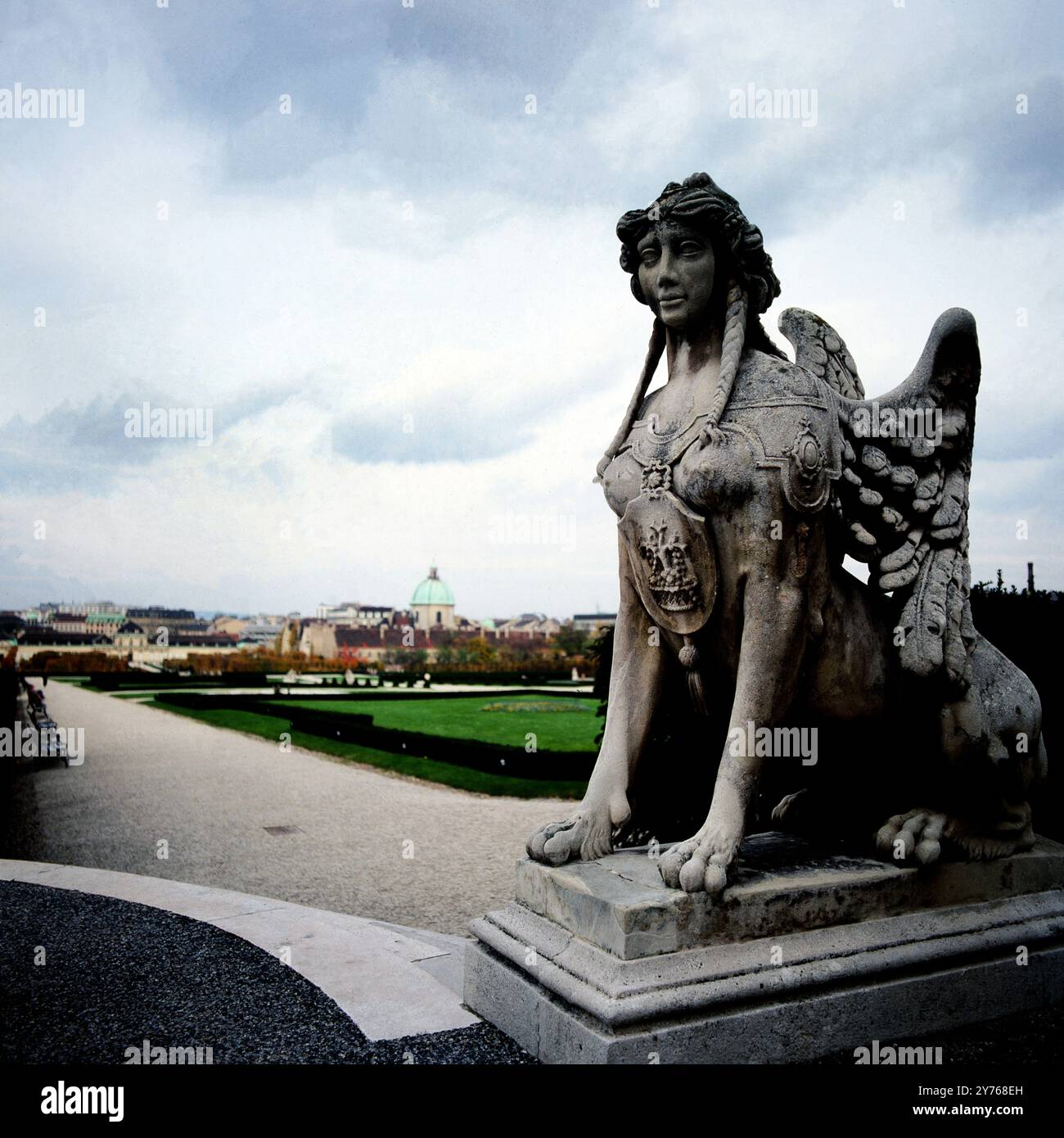Sphinx im Garten von Schloss Oberes Belvedere in Wien, Österreich um 1981. Banque D'Images