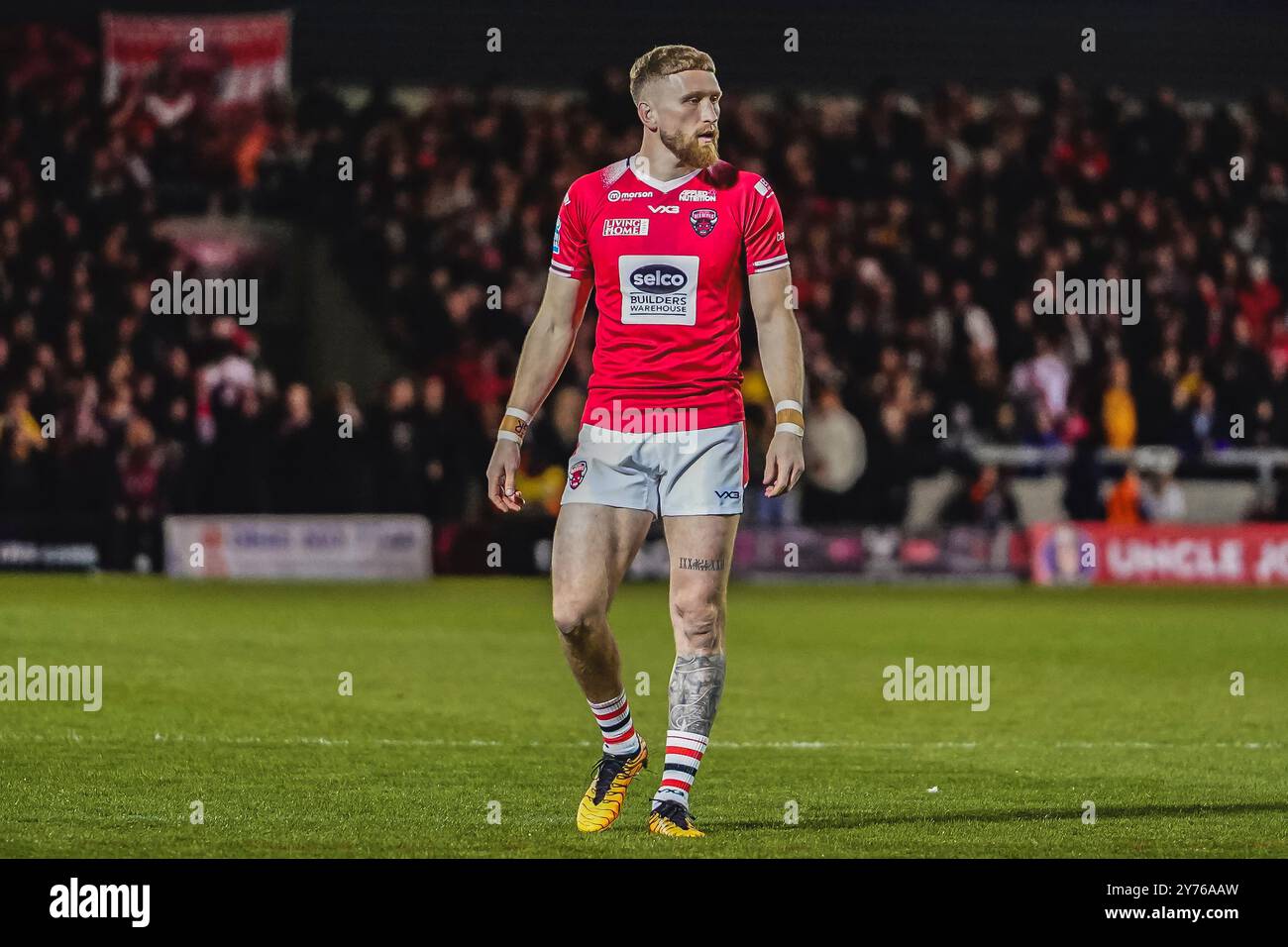 Salford, Royaume-Uni. 27 septembre 2024. Super League Rugby Playoffs 2024 : Salford Red Devils vs Leigh Leopards au Salford Community Stadium. Ethan Ryan de Salford Red Devils pendant le match. Crédit James Giblin/Alamy Live News. Banque D'Images