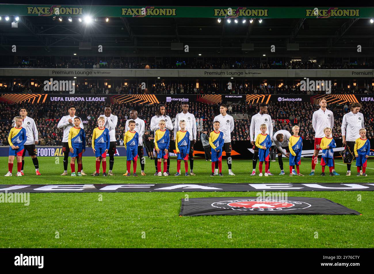 Herning, Danemark. 25 septembre 2024. Les joueurs du FC Midtjylland s'alignent pour le match de l'UEFA Europa League entre le FC Midtjylland et le TSG Hoffenheim au MCH Arena de Herning. Banque D'Images