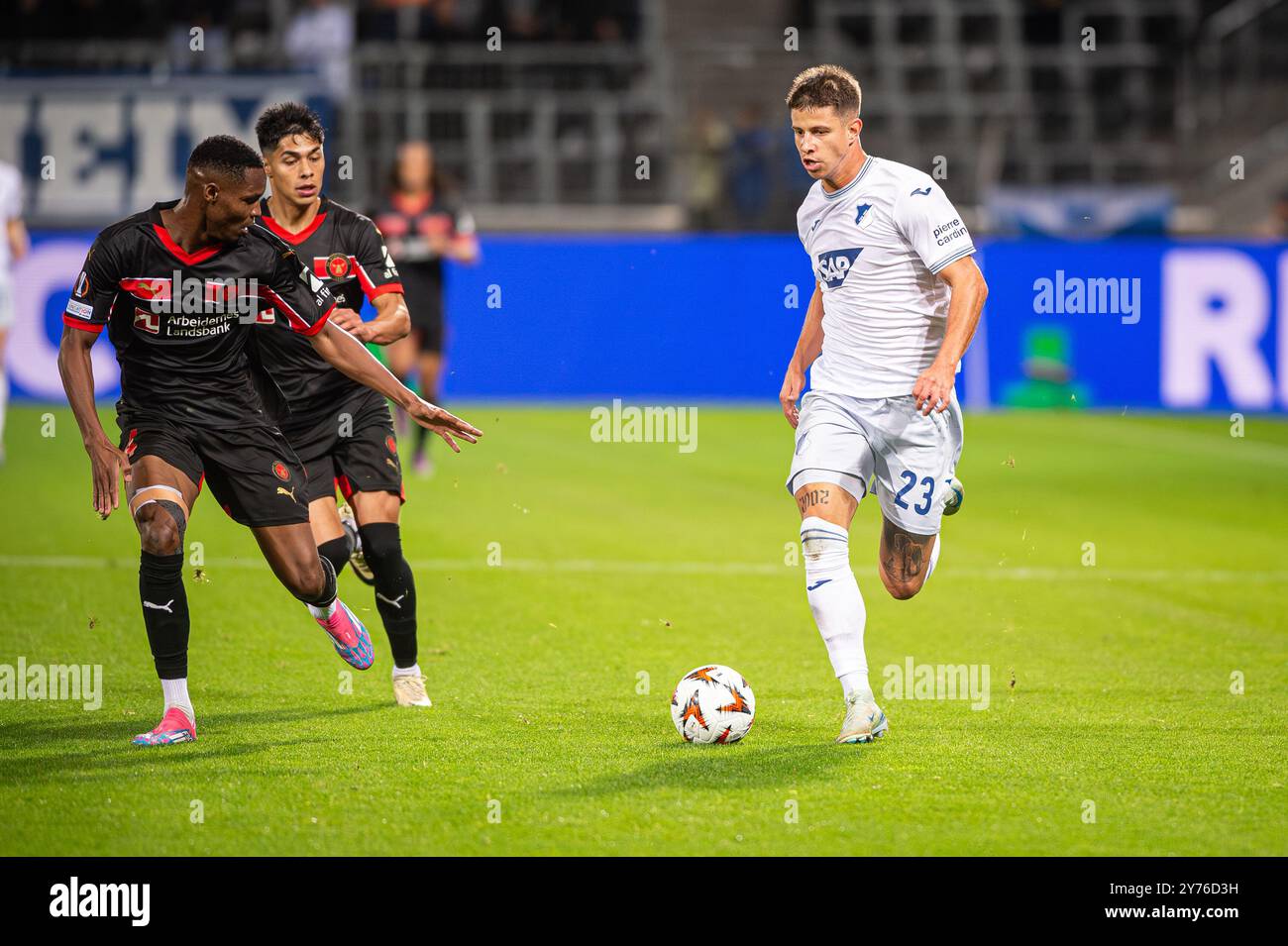 Herning, Danemark. 25 septembre 2024. Adam Hlozek (23 ans) Hoffenheim lors du match de l'UEFA Europa League entre le FC Midtjylland et le TSG Hoffenheim au MCH Arena de Herning. Banque D'Images