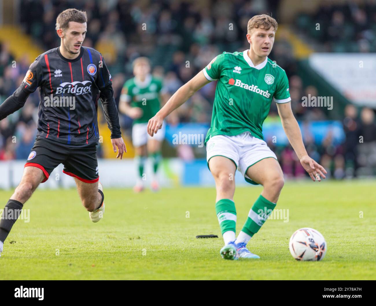 James Plant de Yeovil Town et Dejan Tetek de Aldershot Town lors du match de Ligue nationale au stade Huish Park, Yeovil photo de Martin Edwar Banque D'Images