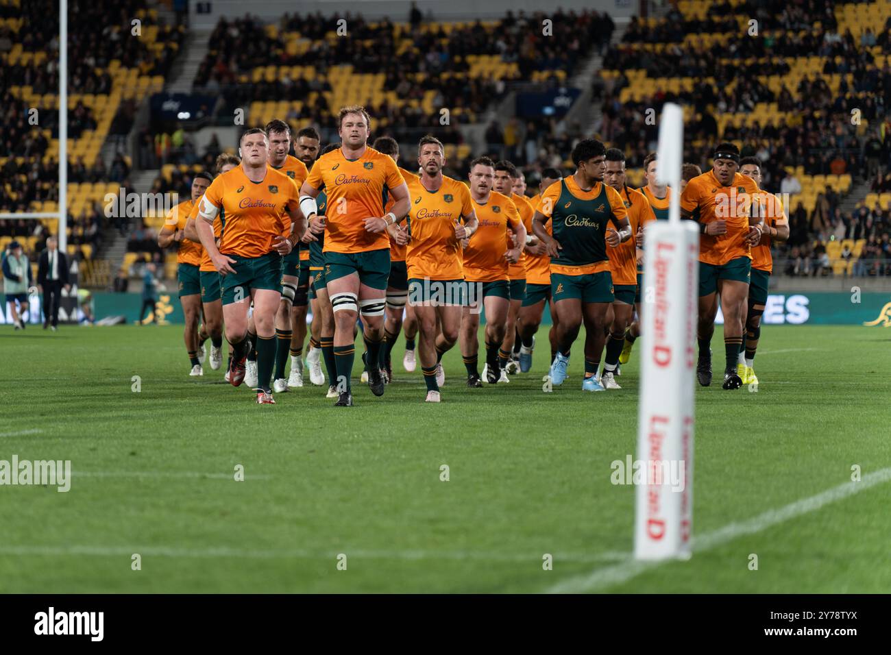 Wellington, Nouvelle-Zélande. 28 septembre 2024. Les wallabies numéro huit et le capitaine Harry Wilson dirigent son équipe après avoir terminé les échauffements d'avant-match. New Zealand All Blacks vs Australie. Championnat de rugby, deuxième épreuve de la Bledisloe Cup. Wellington. Nouvelle-Zélande. La Nouvelle-Zélande bat l'Australie 33-13 (HT 19-13). (Joe Serci/SPP) crédit : SPP Sport Press photo. /Alamy Live News Banque D'Images