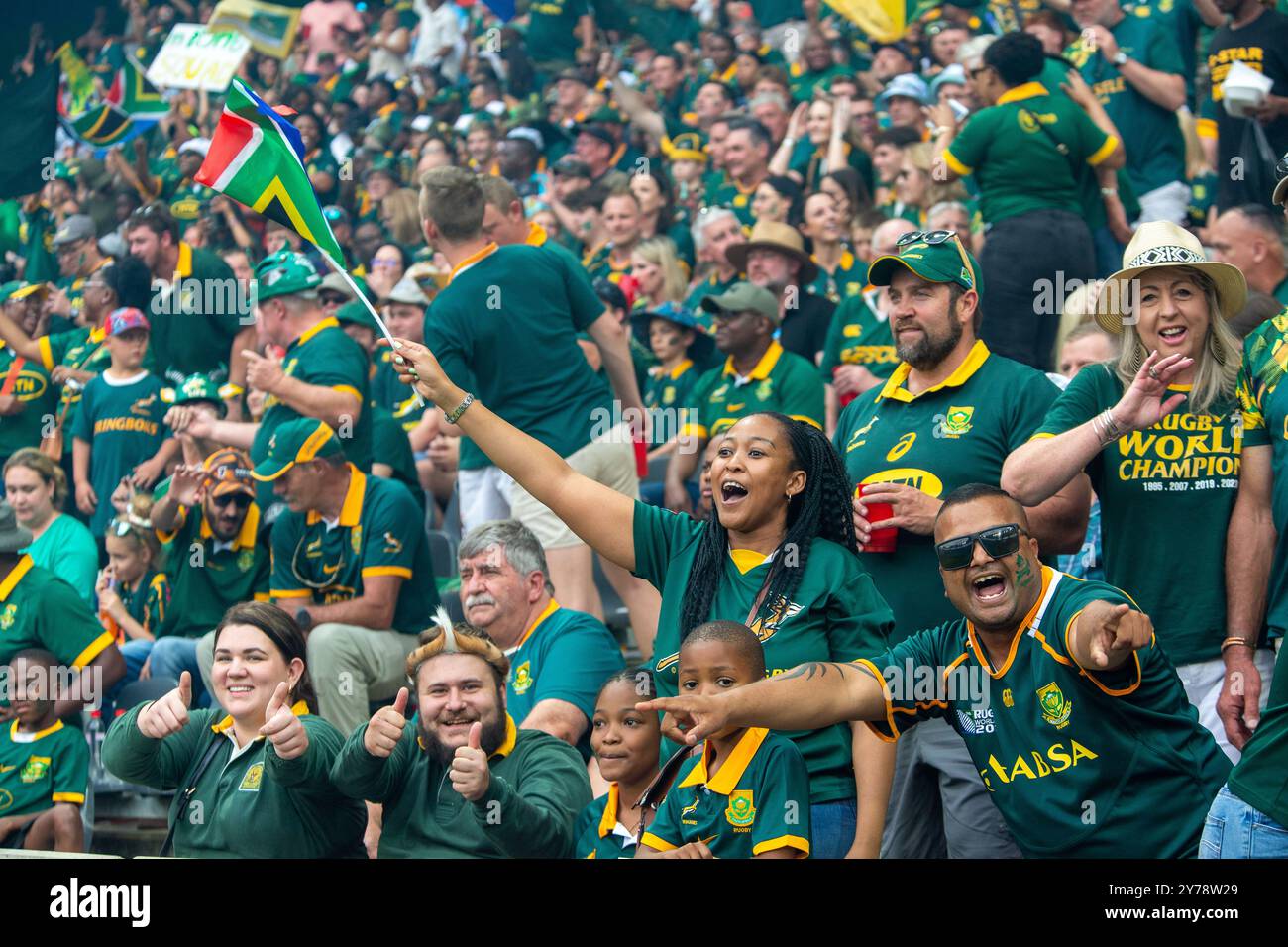 Mbombela, Afrique du Sud. 28 septembre 2024. Enthousiastes fans de Springbok lors du match du Championnat de rugby Castle Lager 2024 contre les Pumas au stade Mbombela crédit : AfriPics.com/Alamy Live News Banque D'Images