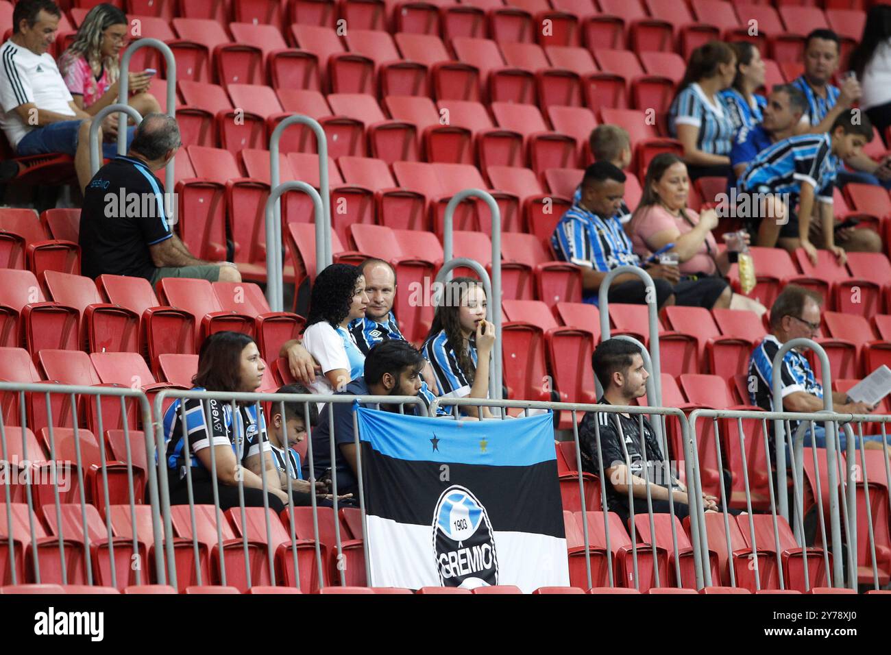 Brasilia, Brésil. 28 septembre 2024. Les fans de Gremio avant le match entre Botafogo et Gremio, pour la Serie A 2024 brésilienne, au stade Mane Garrincha, à Brasilia, le 28 septembre 2024. Photo : Adalberto marques/DiaEsportivo/Alamy Live News crédit : DiaEsportivo/Alamy Live News Banque D'Images