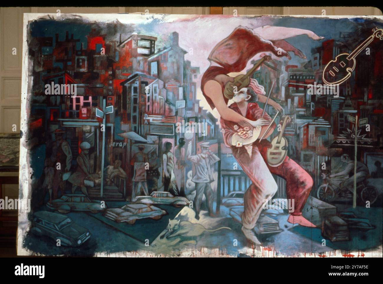 Décembre 1989. L'œuvre de Ceesepe 'les trois violons'. Crédit : album / Archivo ABC / Cipriano Pastrano Banque D'Images