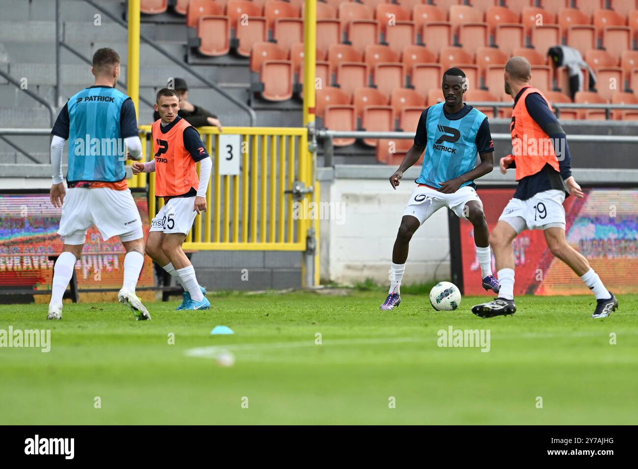 Seraing, Belgique. 29 septembre 2024. Les joueurs de Liège photographiés avant un match de football entre le RFC Seraing et le RFC Liège, dimanche 29 septembre 2024 à Seraing, au jour 6 de la deuxième division 2024-2025 'Challenger Pro League' 1B du championnat belge. BELGA PHOTO JOHAN Eyckens crédit : Belga News Agency/Alamy Live News Banque D'Images