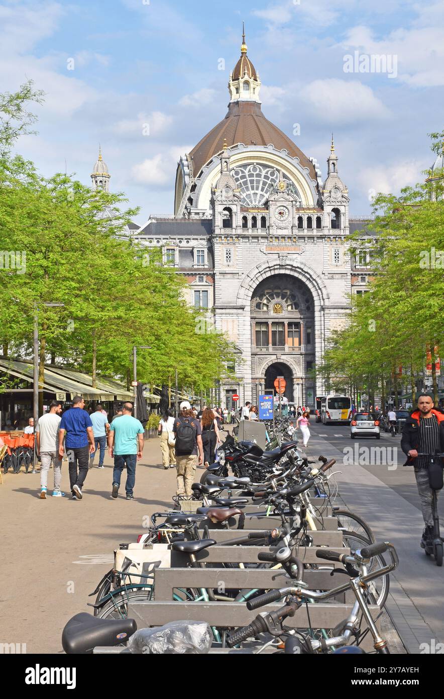 Gare centrale d’Anvers, l’une des grandes gares d’Europe, construite en 1895-1905, architecte Louis Delacenserie, ingénieur Clement Van Bogaert, extrêmement éclectique Banque D'Images