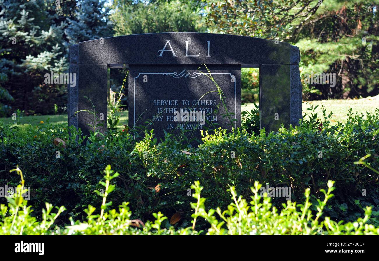 Tombe du champion de boxe poids lourds Muhammad Ali dans le cimetière historique de Cave Hill à Louisville. Banque D'Images