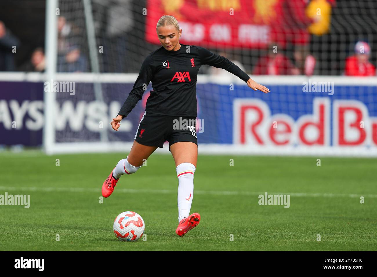 Sofie Lundgaard de Liverpool se réchauffe avant le match de Super League féminine de la FA West Ham United Women vs Liverpool Women au Chigwell construction Stadium, Londres, Royaume-Uni, le 29 septembre 2024 (photo par Izzy Poles/News images) Banque D'Images