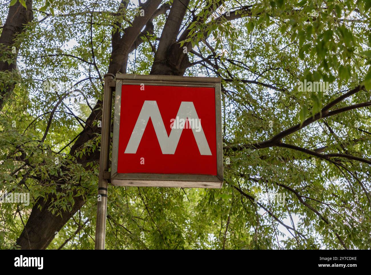 Une photo du panneau du métro Milano. Banque D'Images