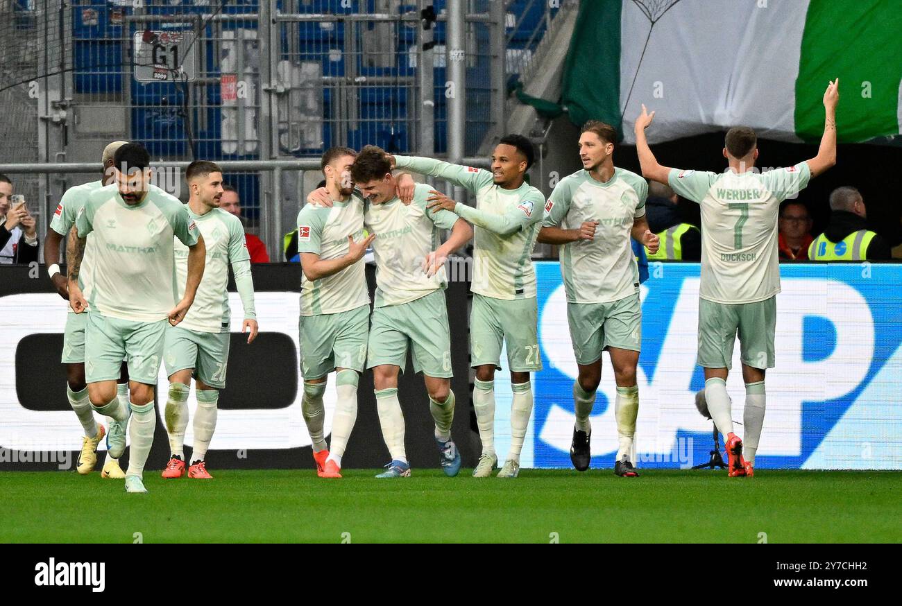 TOR zum 3:4 Jens Stage SV Werder Bremen SVW (06) Torjubel Felix Agu SV Werder Bremen SVW (27) Derrick Koehn SV Werder Bremen SVW (19) Julian Malatini SV Werder Bremen SVW (22) Anthony Jung SV Werder Bremen SVW (03) TSG 1899 Hoffenheim v. SV Werder Bremen, Fussball, Bundesliga, 5. Spieltag, saison 2024/2025, 29.09.2024 Foto : Eibner-Pressefoto/Michael Weber Banque D'Images