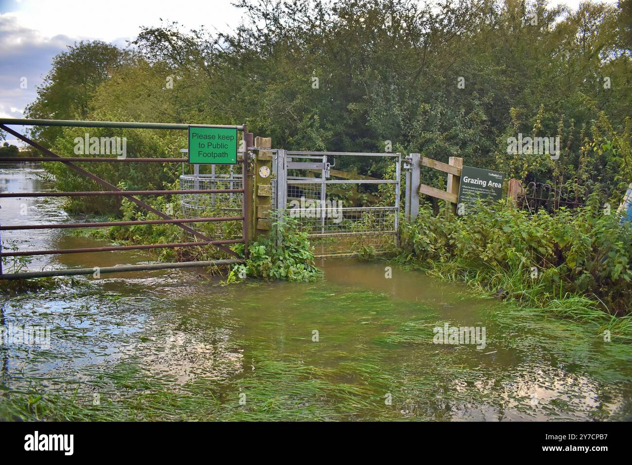 Sentiers inondés à Stony Stratford Banque D'Images