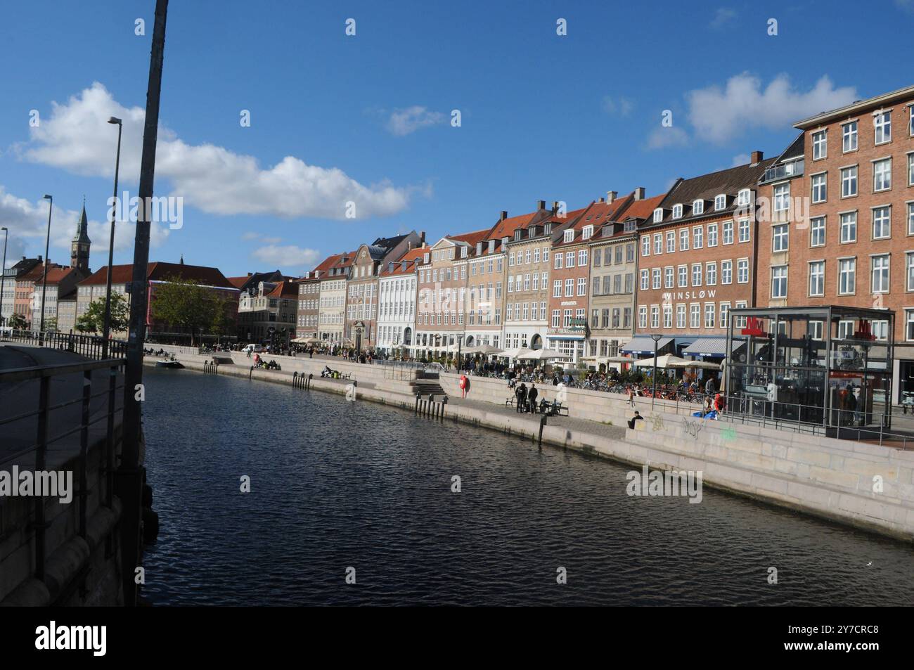 Copenhague/ Danemark/29 septembre 2024/ canal Gammel et vue sur le bâtiment depuis le pont hojbro à Copenhague. Photo. Francis Joseph Dean/Dean images non destinées à un usage commercial Banque D'Images