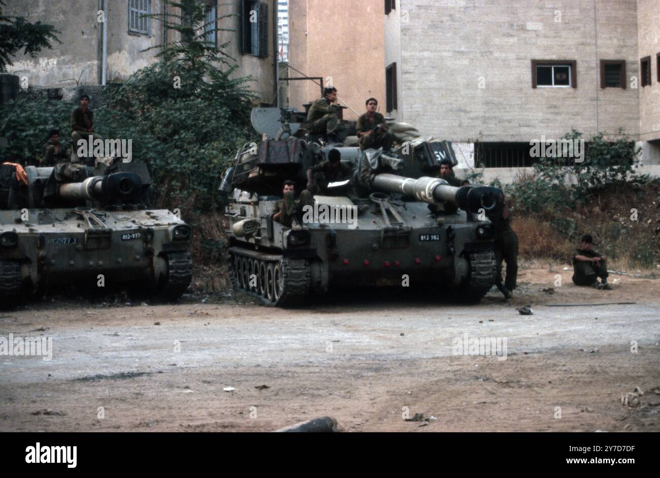 Guerre du Liban 1982 / Liban 82 - Beyrouth -IDF / obusier automoteur israélien M109 Rochev Banque D'Images