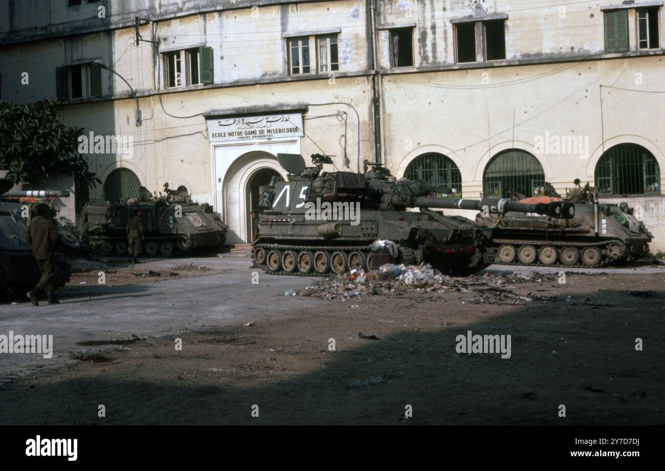 Guerre du Liban 1982 / Liban 82 - Beyrouth -IDF / obusier automoteur israélien M109 Rochev Banque D'Images