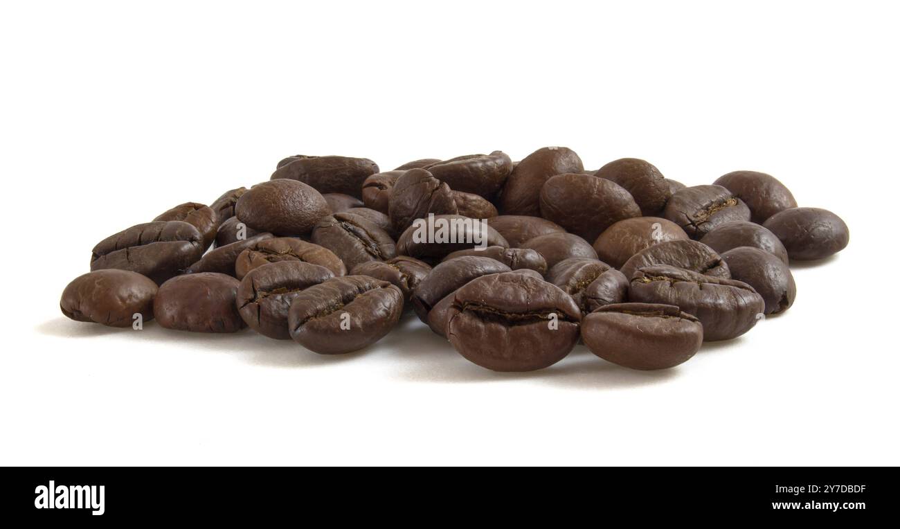 Les grains de café isolé sur fond blanc Banque D'Images