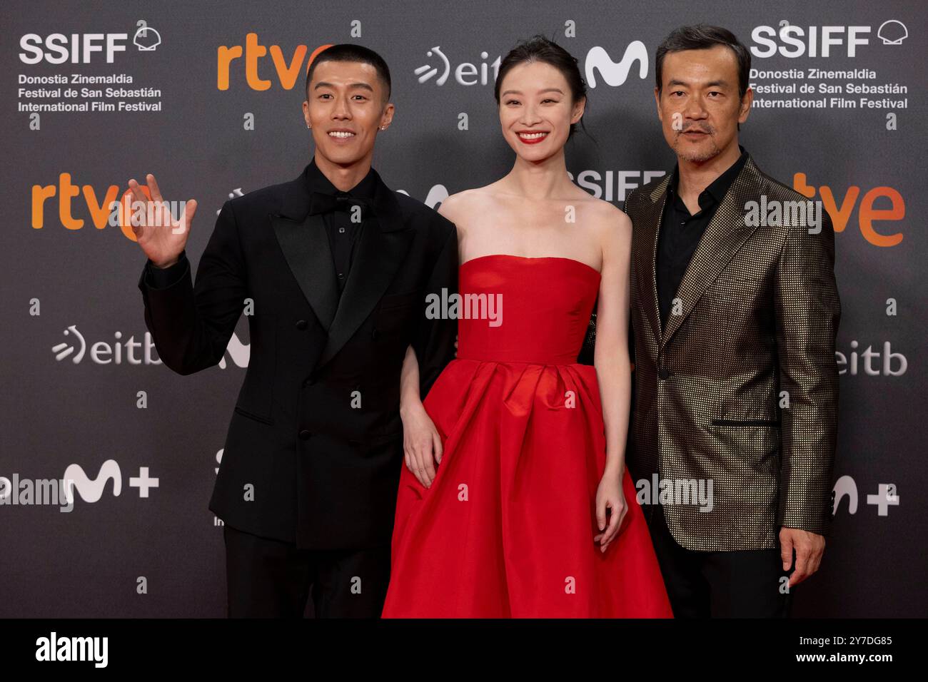 Fan Liao, ni ni, You Zhou a assisté à la clôture tapis rouge 'We Live in Time' lors du 72ème Festival international du film de San Sebastian au Palais Kursaal le 28 septembre 2024 à Donostia/San Sebastian, Espagne. Crédit : album/Alamy Live News Banque D'Images