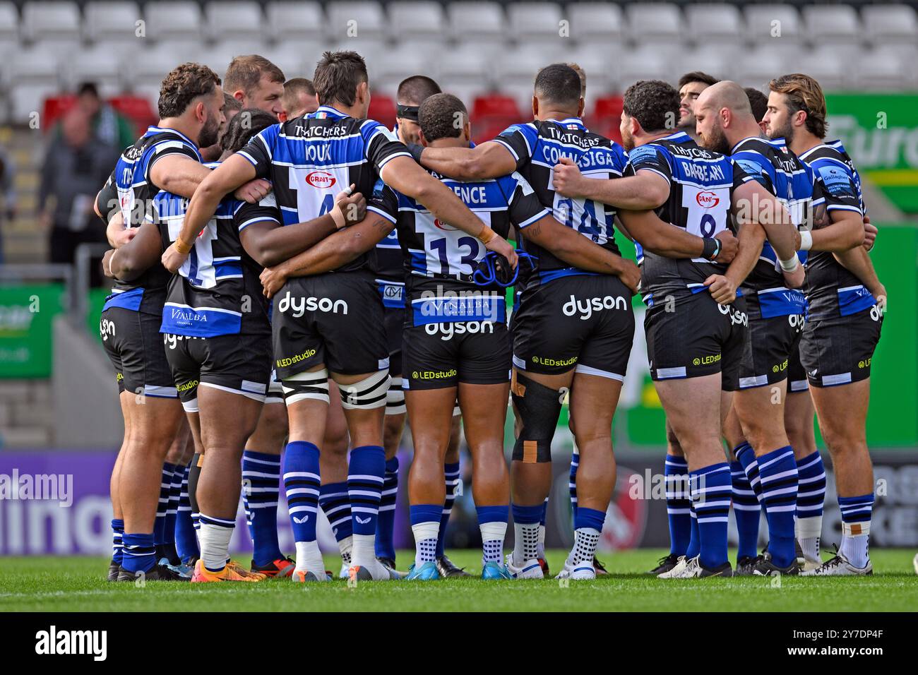 Leicester, Royaume-Uni. 29 septembre 2024. Huddle de l'équipe de rugby à bain lors du match Gallagher Premiership Leicester Tigers vs Bath Rugby à Welford Road, Leicester, Royaume-Uni, 29 septembre 2024 (photo par Mark Dunn/News images) à Leicester, Royaume-Uni le 29/09/2024. (Photo de Mark Dunn/News images/SIPA USA) crédit : SIPA USA/Alamy Live News Banque D'Images