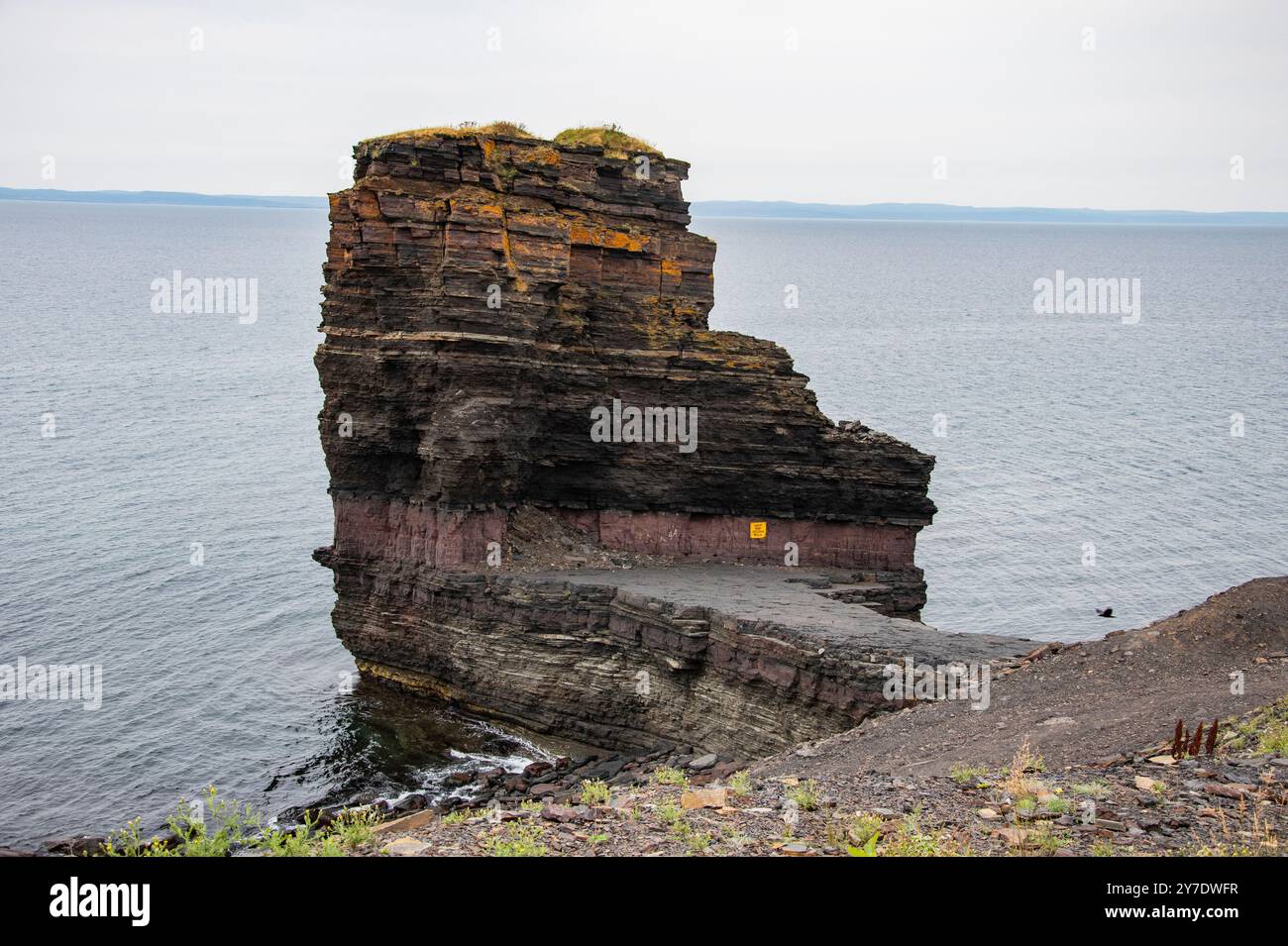 Sea Stack à Grebe’s Nest à Wabana, Bell Island, Terre-Neuve-et-Labrador, Canada Banque D'Images