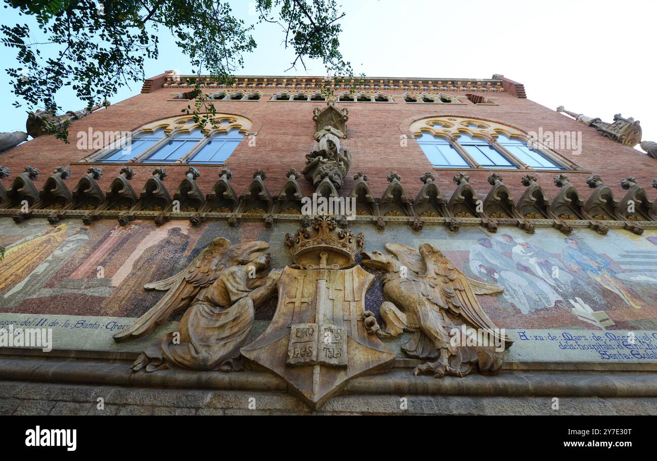 Belles décorations de bâtiments au complexe hospitalier Sant Pau à Barcelone, Espagne. Banque D'Images