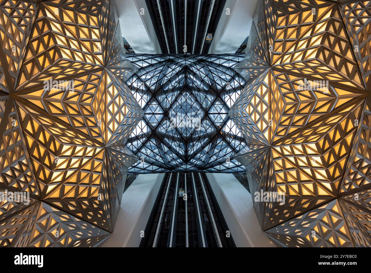 Vue intérieure de l'hôtel Morpheus Macao, conçu par Zaha Hadid Architects Banque D'Images