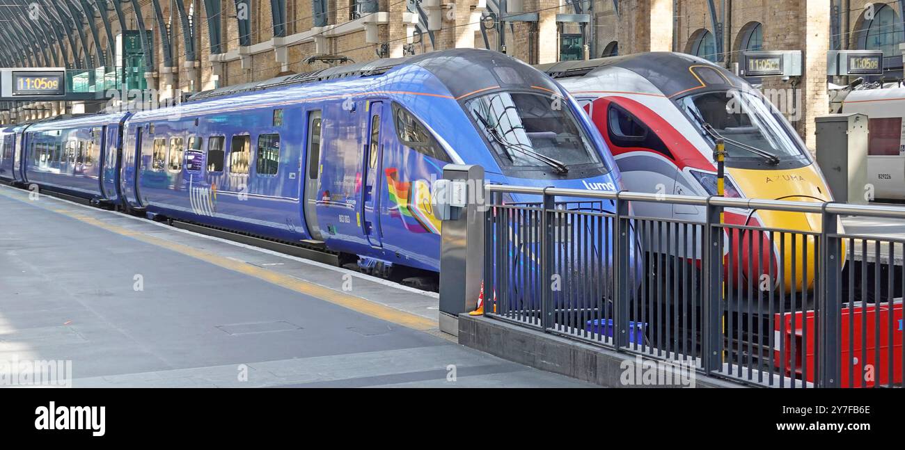 Cabines de conducteur de train chez Kings Cross tampons Blue Lumo opérateur en libre accès un nouveau concurrent de LNER Azuma East Coast services passagers Camden England UK Banque D'Images