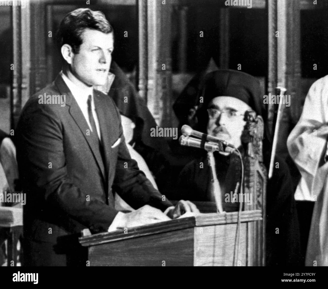 Le sénateur Edward Kennedy parle à la messe du Requiem pour son frère tué Robert F. Kennedy à la cathédrale St Patricks New York, USA - 8 juin 1968 Banque D'Images