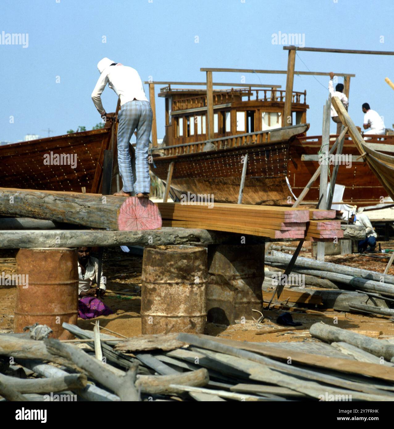 Dhow construction Yard ' Saw Pit ' Abu Dhabi Banque D'Images