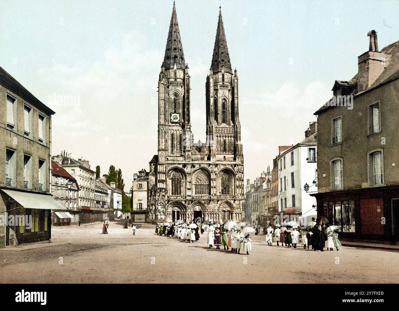 Église notre-Dame (détruite en seconde Guerre mondiale), Saint-Lo, en Normandie, France, 1890, historique, restauré numériquement reproduction à partir d'un original du XIXe siècle, date de référence non indiquée / , Kirche notre Dame (im WK II zerstört), in der Region Normandie, Frankreich, Historisch, digital restaurierte reproduction von einer Vorlage aus dem 19. Jahrhundert, date du dossier non précisée Banque D'Images