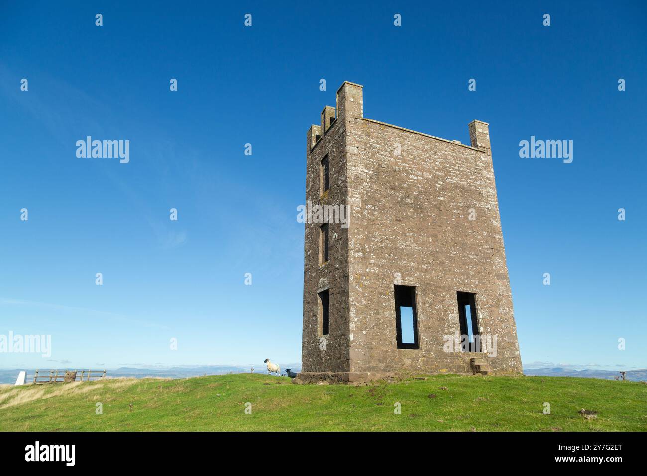 Tour d'observation supérieure de Kinpurney Hill près de Newtyle, Angus, Écosse Banque D'Images