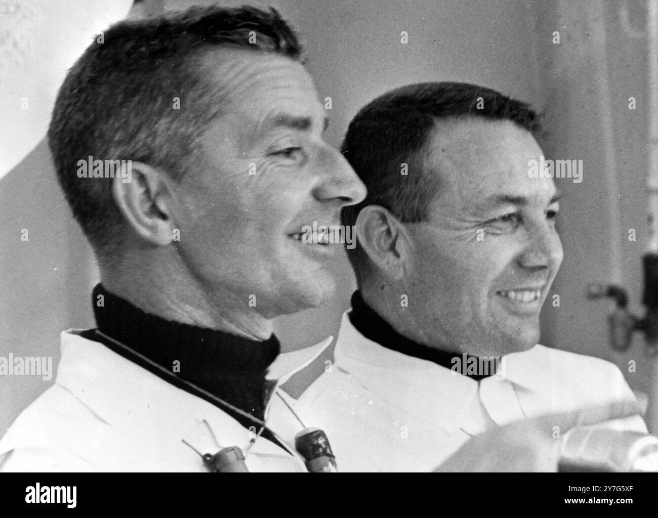 RICHARD JOHNSON AVEC PRAHL VAL E - PILOTES DE F-III JET / ; 26 DÉCEMBRE 1964 Banque D'Images