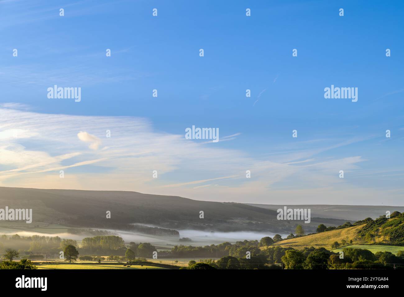 Brume basse près de la porte Chop à Bilsdale, North York Moors. Banque D'Images