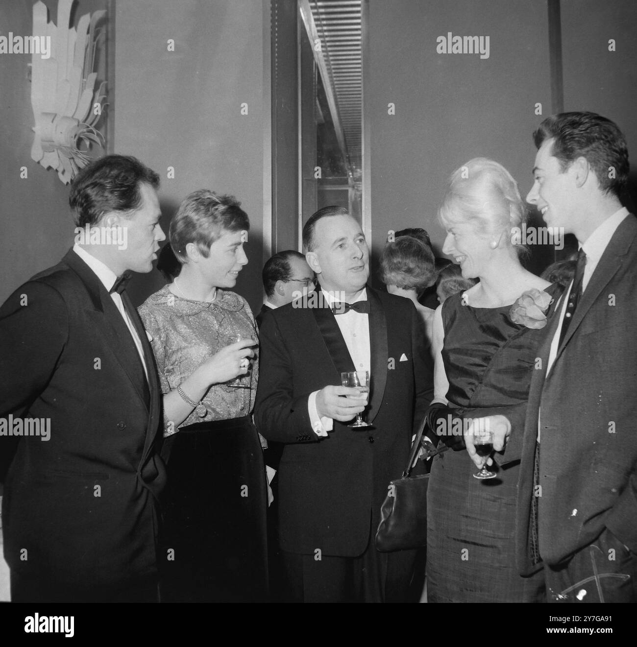 FANNY BLANKERS KOEN F B & RAND MARY AVEC DENIS HOWELL À LONDRES / ; 3 DÉCEMBRE 1964 Banque D'Images
