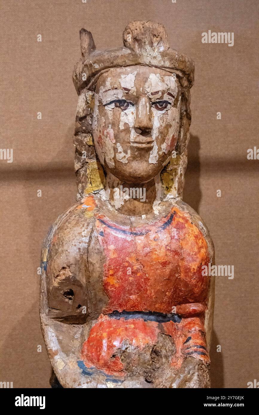 Vierge d'espoir, sculpture sur bois polychrome, Pyrénées méditerranéennes, alt emporda, musée d'art de Gérone, Gérone, Catalogne, Espagne. Banque D'Images