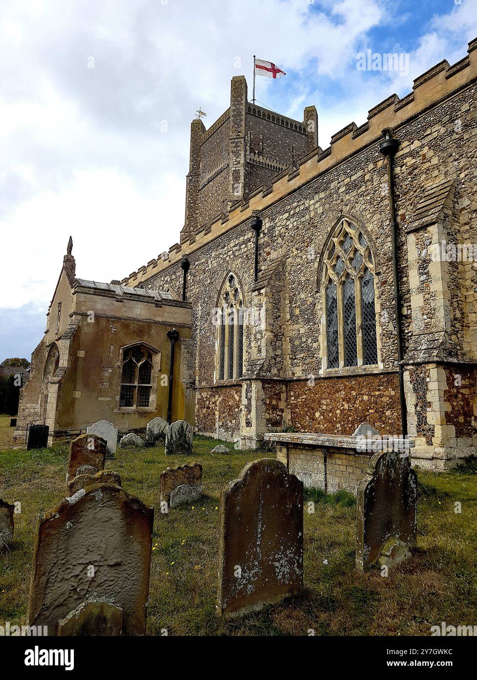 Vue d'une église médiévale dans le comté de Suffolk, Royaume-Uni. Banque D'Images