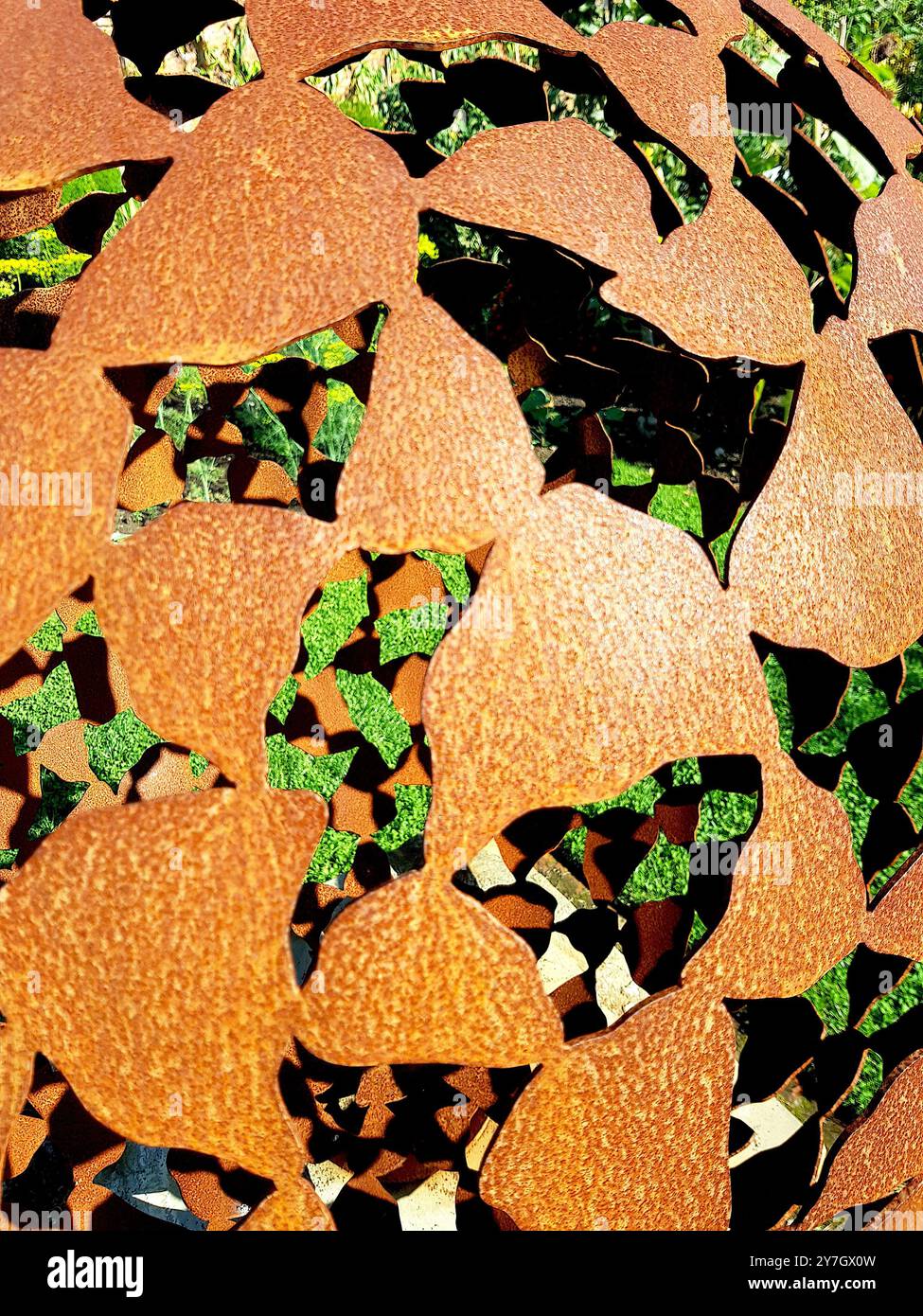 Détail d'une sculpture de jardin de style moderne. Banque D'Images