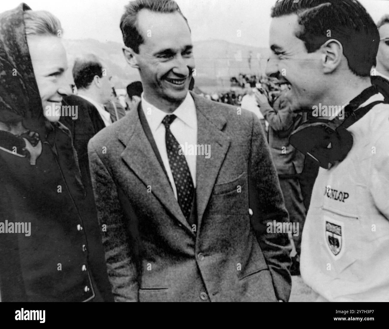 PRINCESSE IRENE ET JUAN CARLOS AVEC LE PILOTE JIM CLARK AU GRAND PRIX D'AUTRICHE DE FORMULE 1 ; 24 AOÛT 1964 Banque D'Images