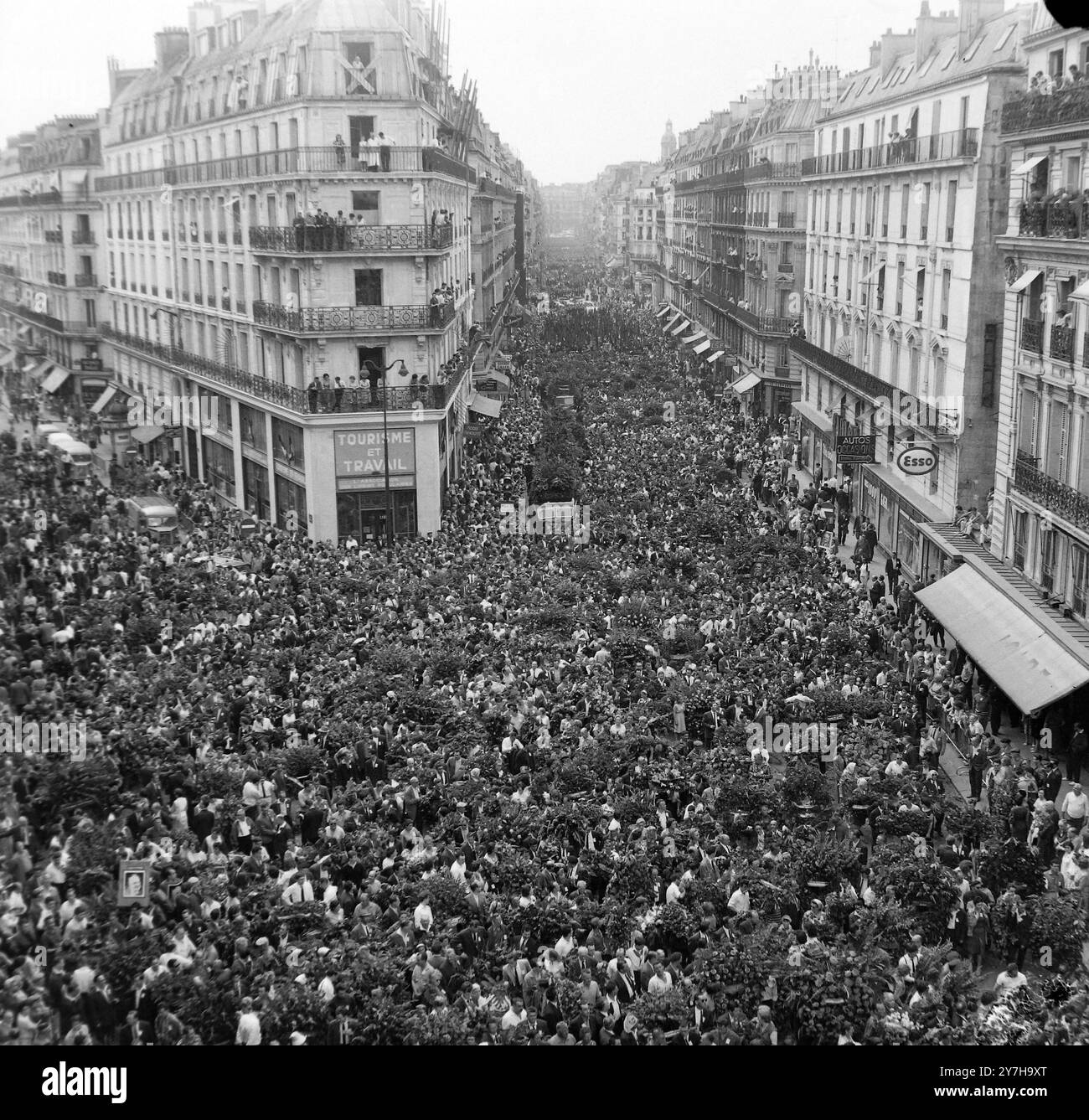 FUNÉRAILLES DE THOREZ MAURICE PRÉSIDENT DU PARTI COMMUNISTE FRANÇAIS À PARIS ; 17 JUILLET 1964 Banque D'Images