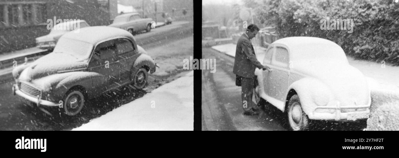 NEIGE ABONDANTE CHUTE DE NEIGE À JOHANNESBURG, AFRIQUE DU SUD ; 22 JUIN 1964 Banque D'Images