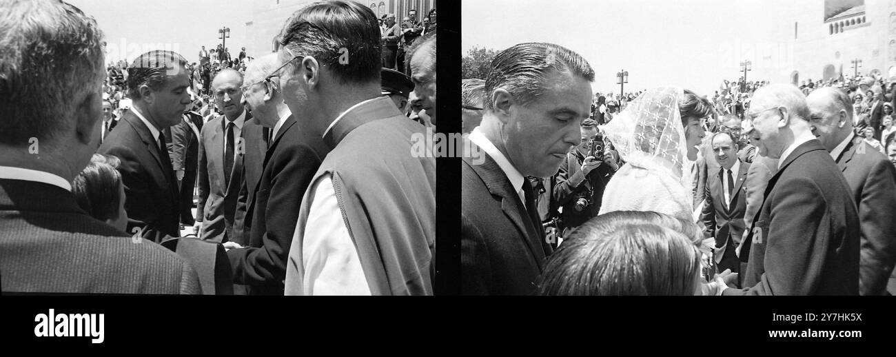 LE PRÉSIDENT IRLANDAIS EAMON DE VALERA À WASHINGTON AVEC SARGENT SHRIVER / ; 31 MAI 1964 Banque D'Images