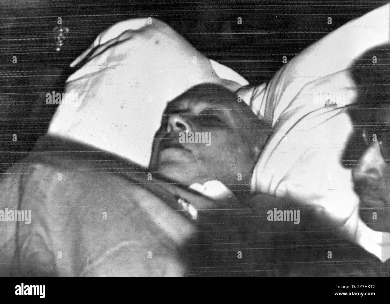 LE CADAVRE DU PREMIER MINISTRE INDIEN PANDIT JAWAHARLAL NEHRU À NEW DELHI, INDE ; 27 MAI 1964 Banque D'Images